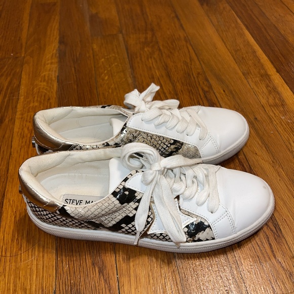 Steve Madden Star Sneakers - Picture 2 of 7